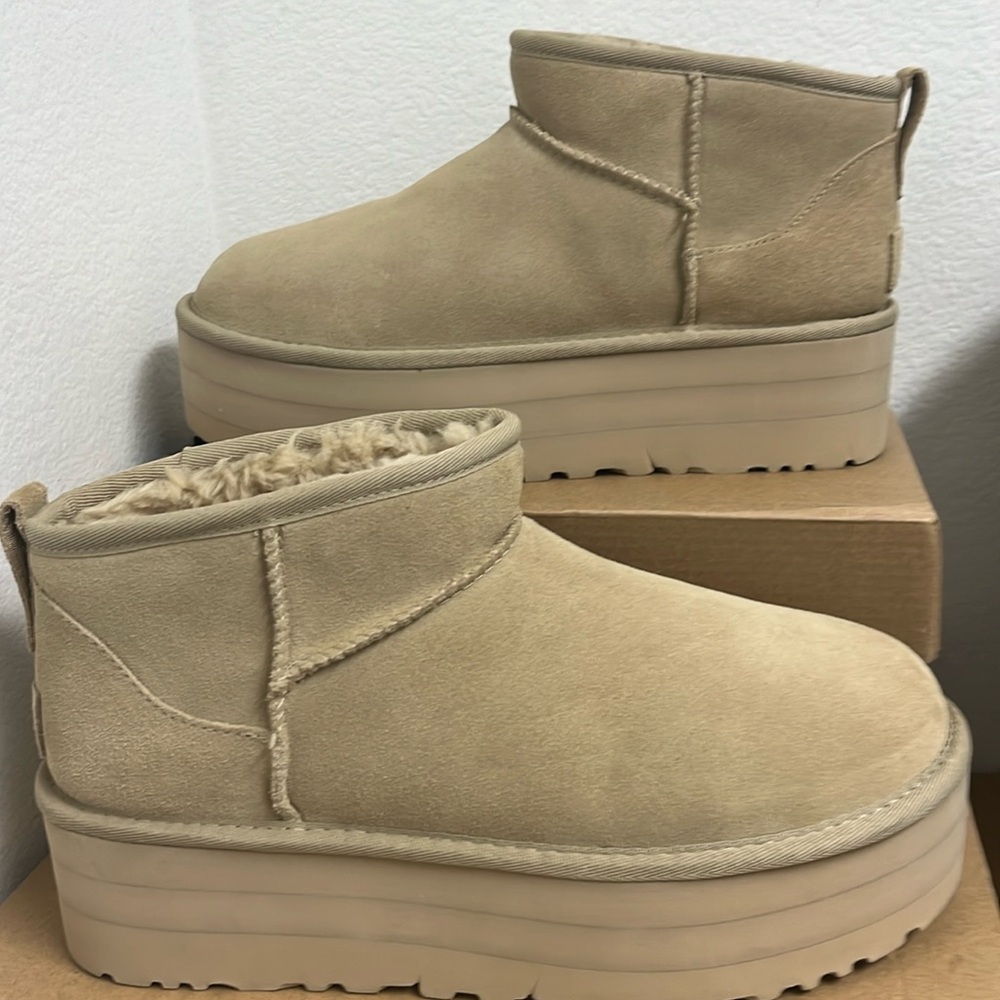 UGG CLASSIC ULTRA MINI